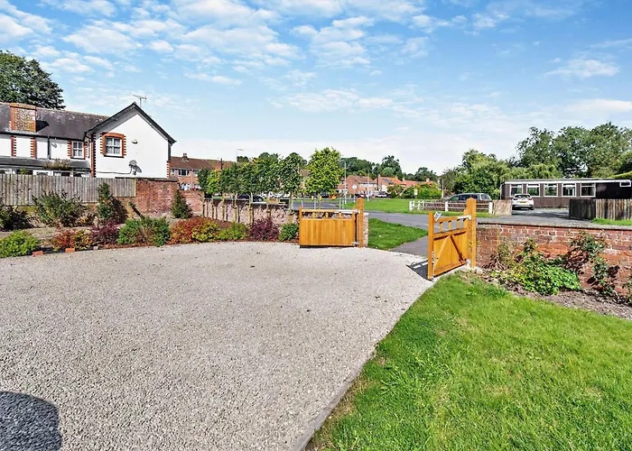 2 Bed In Driffield Oc-93140 Holiday home Langton