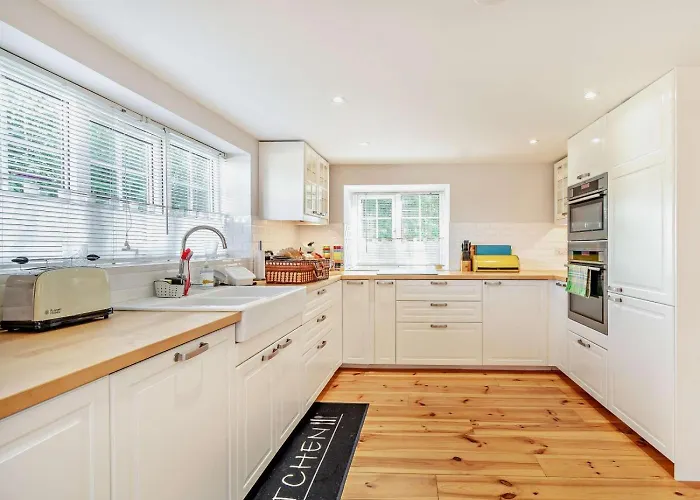 2 Bed In Driffield Oc-93140 Holiday home