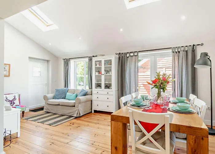 2 Bed In Driffield Oc-93140 Holiday home Langton