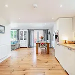 2 Bed In Driffield Oc-93140 Holiday home *