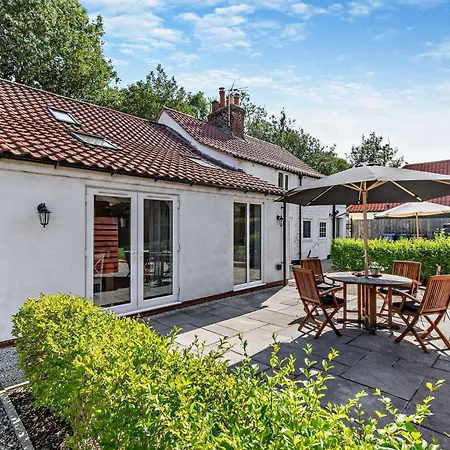 Holiday home 2 Bed In Driffield Oc-93140 *